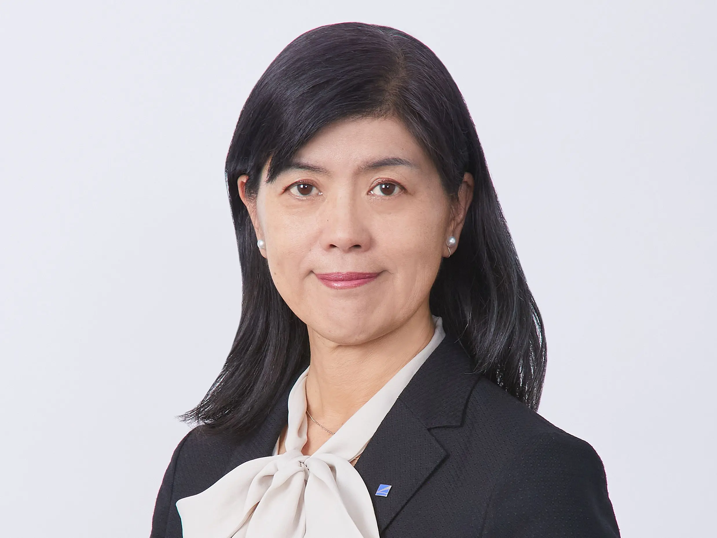 Date of Birth:
December 25, 1963
Number of Shares:
1,081 shares
