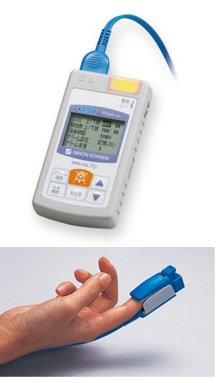 Pocket SpO₂ monitor with WEC-7201 (top)<br/>Finger probe TL-201T (bottom)